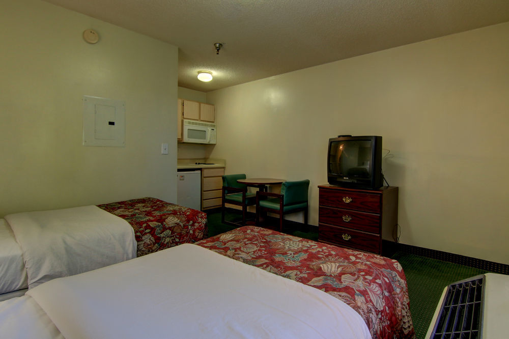 Intown Suites Extended Stay Raleigh Nc - Capital Blvd Exterior foto